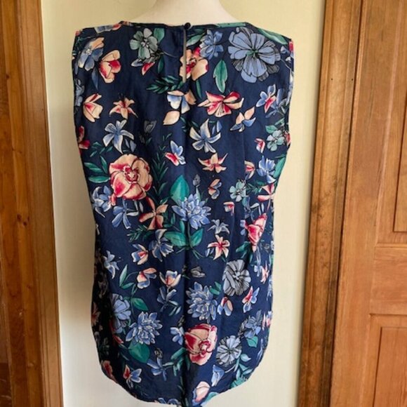 TALBOTS Sleeveless Blue Floral Pleated Neckline Tank Top M - Picture 10 of 14